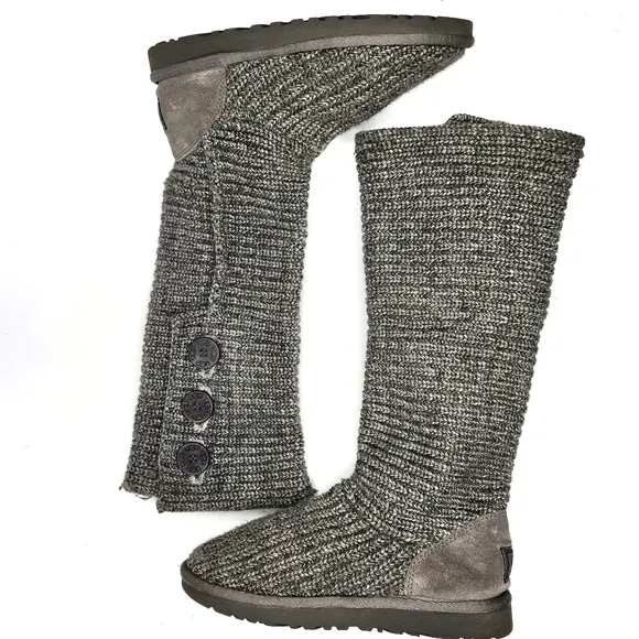 UGG Classic Cardigan Knit Boots in Gray size 8