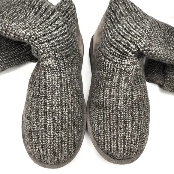 UGG Classic Cardigan Knit Boots in Gray size 8