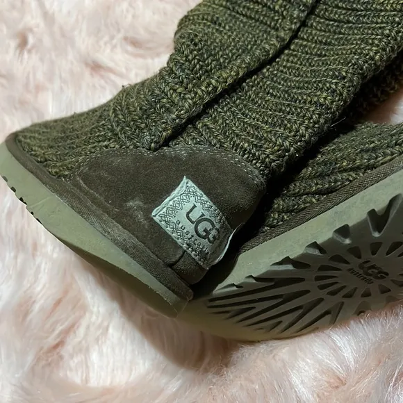 UGG® Classic Cardy Button Detailed Knit Boots size 7