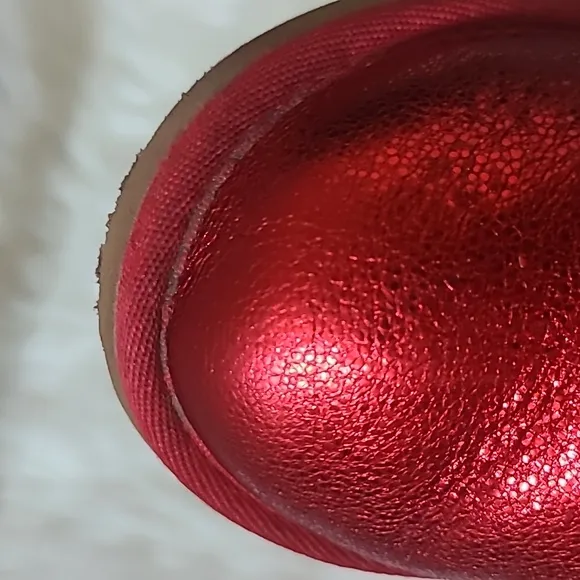 UGG Classic II Metallic Sparkle Red Boots size 13 ❤️