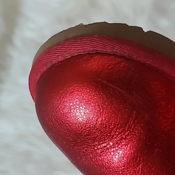 UGG Classic II Metallic Sparkle Red Boots size 13 ❤️