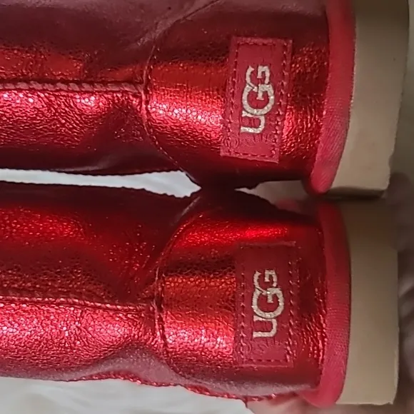 UGG Classic II Metallic Sparkle Red Boots size 13 ❤️