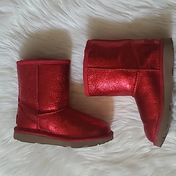 UGG Classic II Metallic Sparkle Red Boots size 13 ❤️