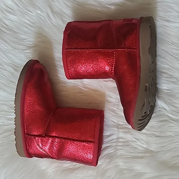 UGG Classic II Metallic Sparkle Red Boots size 13 ❤️
