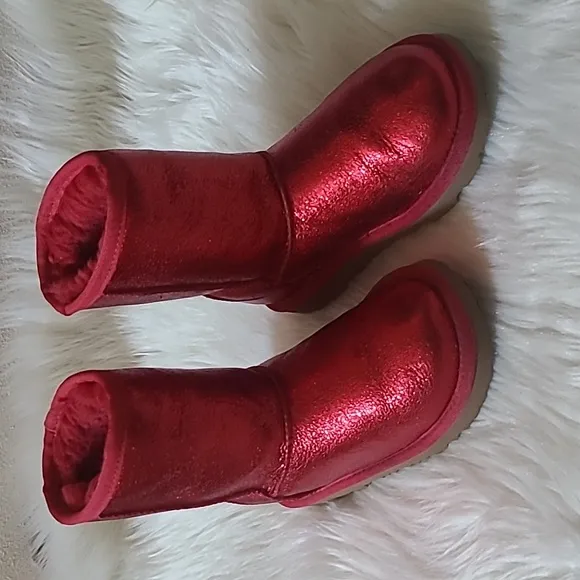UGG Classic II Metallic Sparkle Red Boots size 13 ❤️