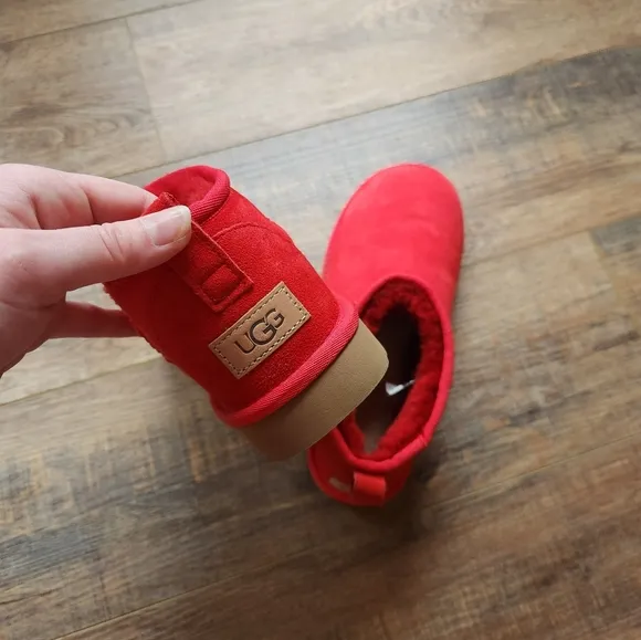 UGG Classic Mini Boots in Ribbon Red Size 9