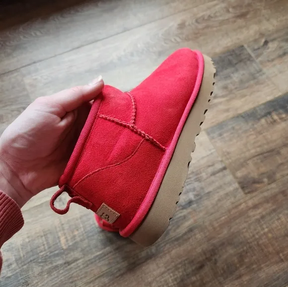 UGG Classic Mini Boots in Ribbon Red Size 9