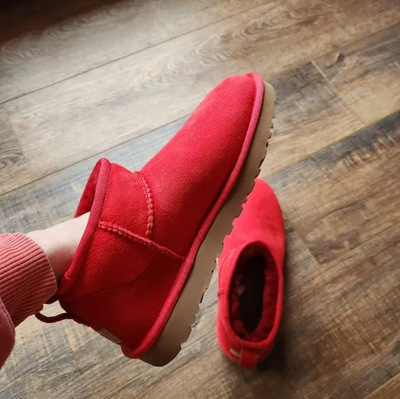 UGG Classic Mini Boots in Ribbon Red Size 9