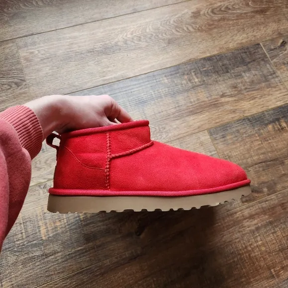 UGG Classic Mini Boots in Ribbon Red Size 9