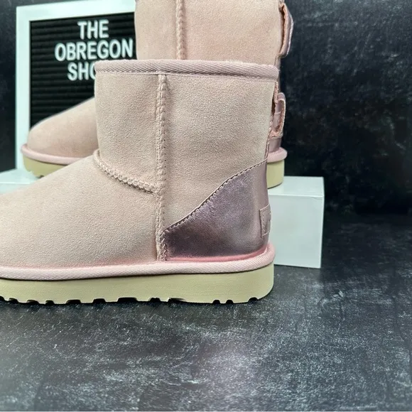 UGG CLASSIC MINI II METALLIC WOMENS SUEDE BOOTS SIZE 6 WOOL PINK NEW