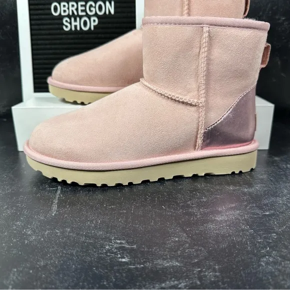 UGG CLASSIC MINI II METALLIC WOMENS SUEDE BOOTS SIZE 6 WOOL PINK NEW