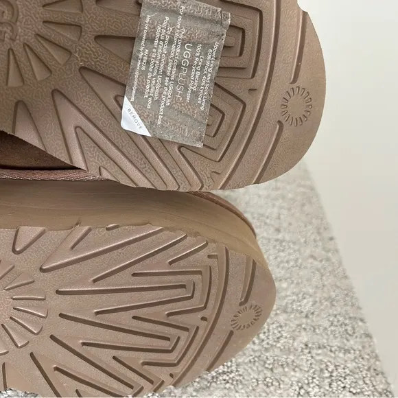 UGG classic mini platform boots 7