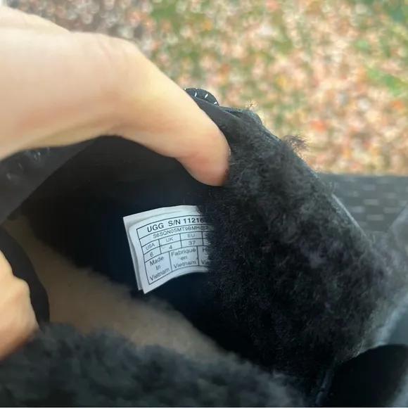 UGG Classic Rising Toggle Platform Boots in Black Women’s Size 6