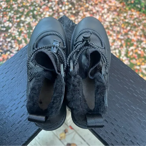 UGG Classic Rising Toggle Platform Boots in Black Women’s Size 6