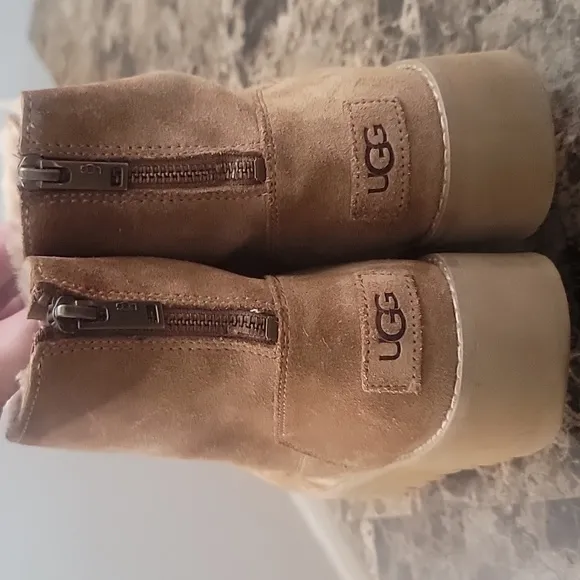 Ugg Classic RisingHeel Women's Tan Suede Ankle Boots Size 9