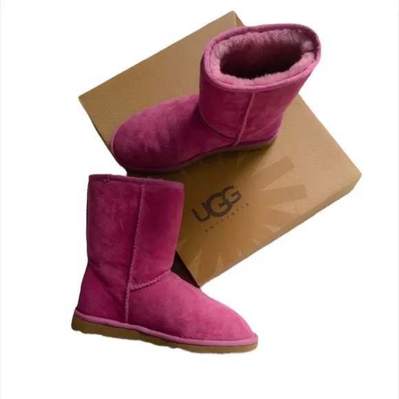 UGG Classic Short boots in fuschia