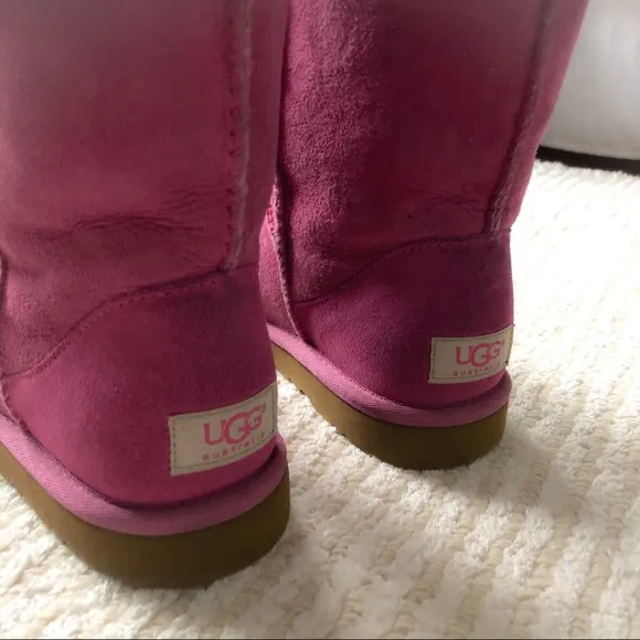 UGG Classic Short boots in fuschia