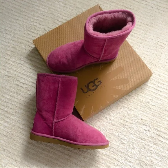 UGG Classic Short boots in fuschia