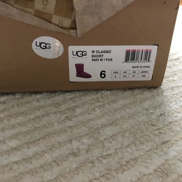 UGG Classic Short boots in fuschia