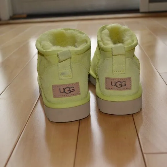 UGG Classic Short Boots Mini Ultra Size 6 Polen