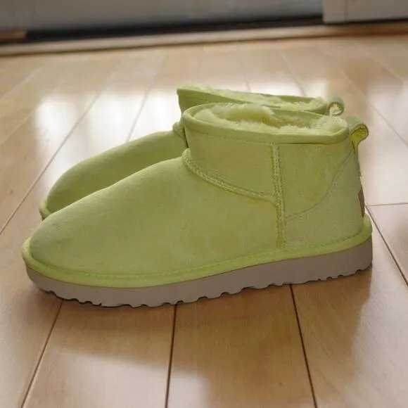 UGG Classic Short Boots Mini Ultra Size 6 Polen