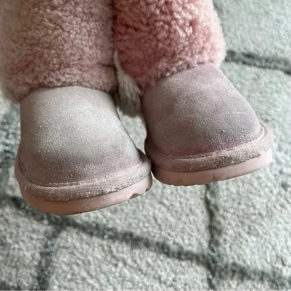 UGG CLASSIC SHORT PATCHWORK FLUFF BABY PINK BOOTS 10