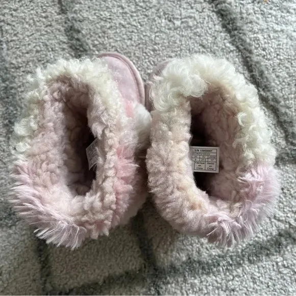 UGG CLASSIC SHORT PATCHWORK FLUFF BABY PINK BOOTS 10