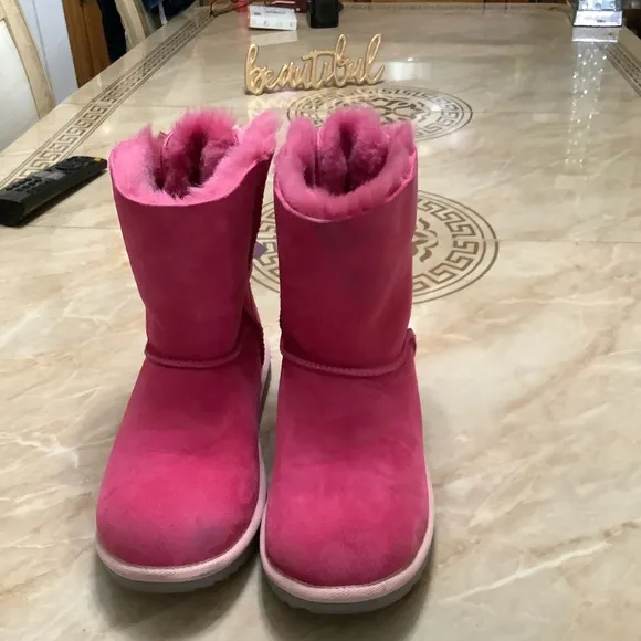 UGG Classic size 6