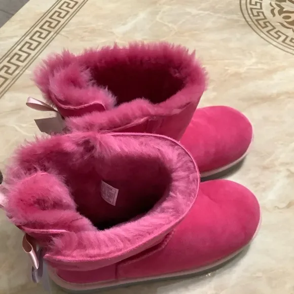 UGG Classic size 6