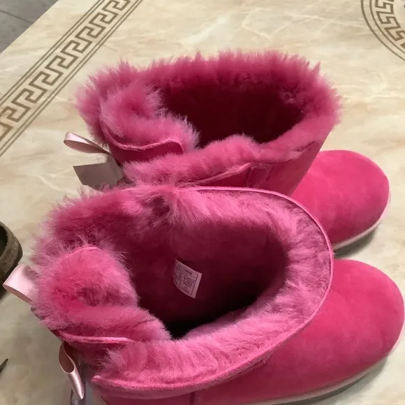 UGG Classic size 6
