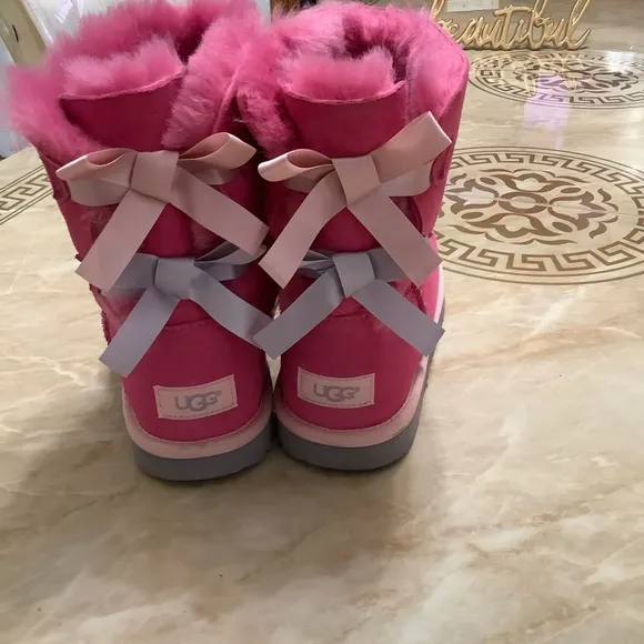 UGG Classic size 6