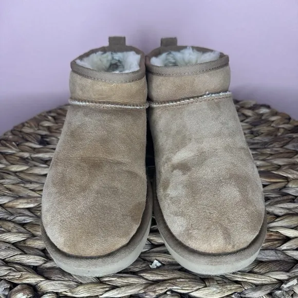 UGG Classic Ultra Mini Chestnut 1116109 Women's Boots Size 7 Great Condition