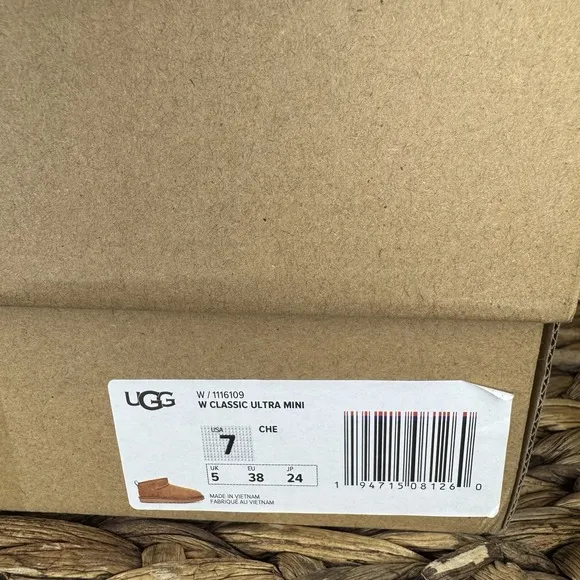 UGG Classic Ultra Mini Chestnut 1116109 Women's Boots Size 7 Great Condition