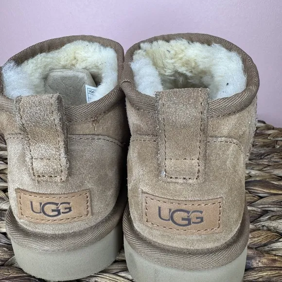 UGG Classic Ultra Mini Chestnut 1116109 Women's Boots Size 7 Great Condition