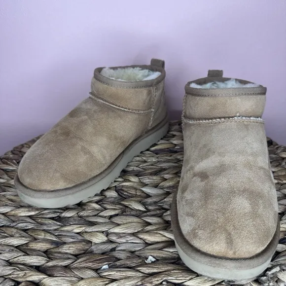 UGG Classic Ultra Mini Chestnut 1116109 Women's Boots Size 7 Great Condition