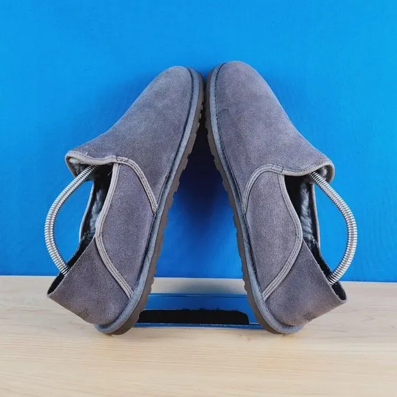 UGG Cooke Mens Size 9 Slippers Grey Suede Wool Lined Comfort Loafers 101348‎