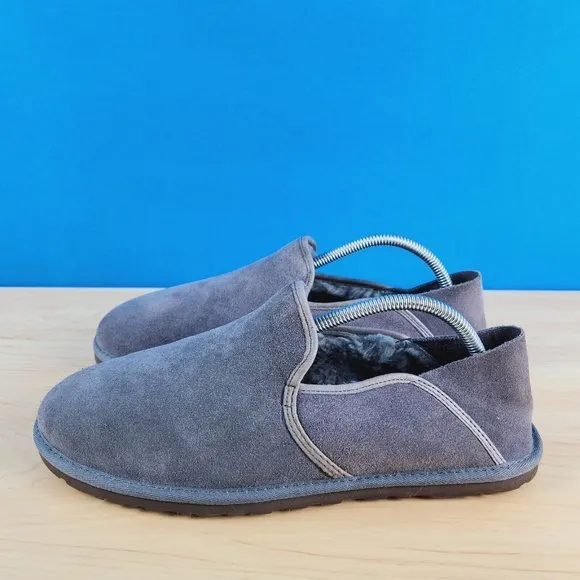 UGG Cooke Mens Size 9 Slippers Grey Suede Wool Lined Comfort Loafers 101348‎