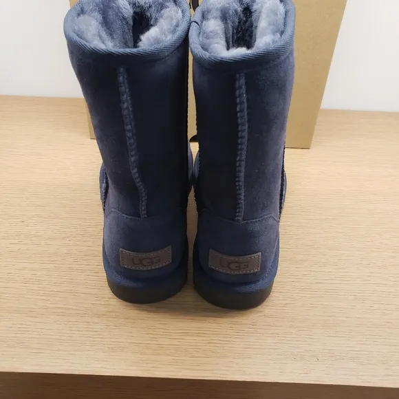 UGG Eve Blue Classic Short II  Boots