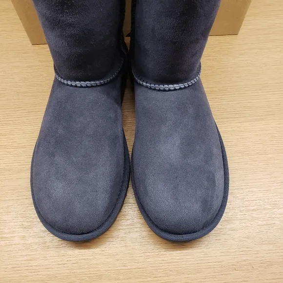 UGG Eve Blue Classic Short II  Boots