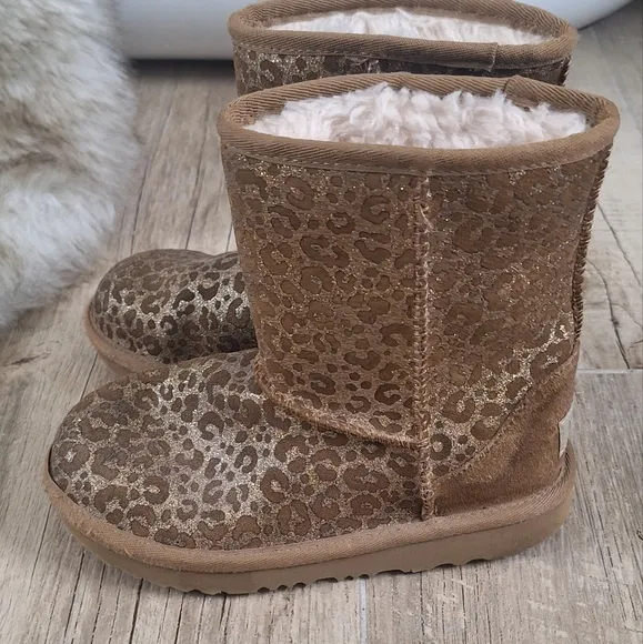 Ugg Girls Classic ll Glitter Leopard Boots Chestnut Suede Fur size 1