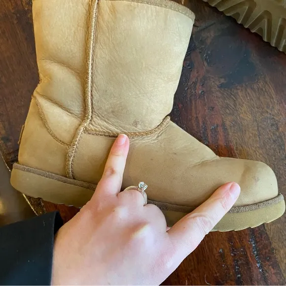 Ugg kids classic boots in chestnut brown size 4