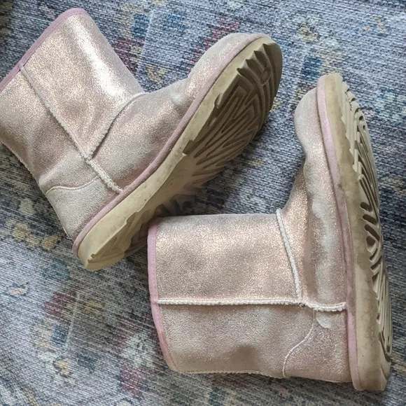 Ugg | Kid's Classic II Metallic Glitter Boots In Pink