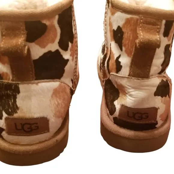 UGG | Kids | Cow Print | Classic Mini Boots | S/N 1123619K | Size: US 3