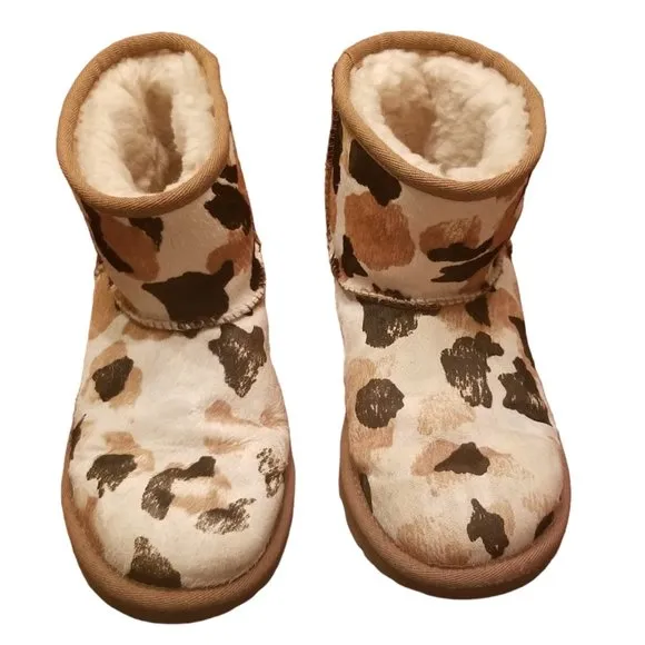UGG | Kids | Cow Print | Classic Mini Boots | S/N 1123619K | Size: US 3