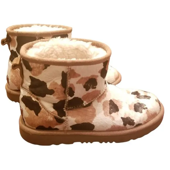 UGG | Kids | Cow Print | Classic Mini Boots | S/N 1123619K | Size: US 3