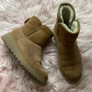 UGG KRISTIN WEDGE BOOTIE