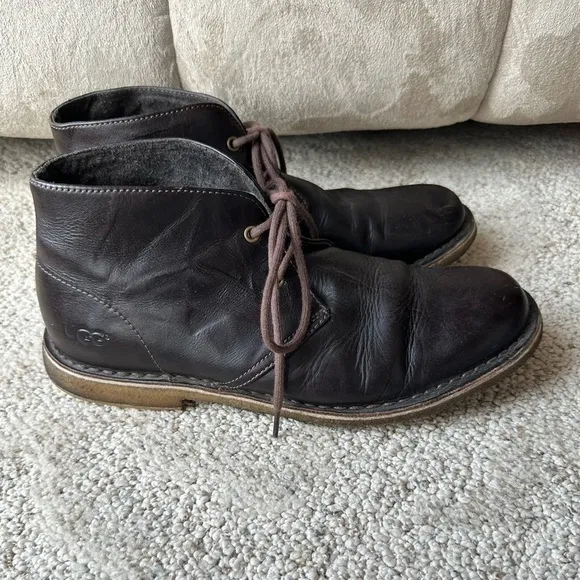 UGG Men's Classic Leather Chukka Ankle Boots Size 9 Dark Brown
