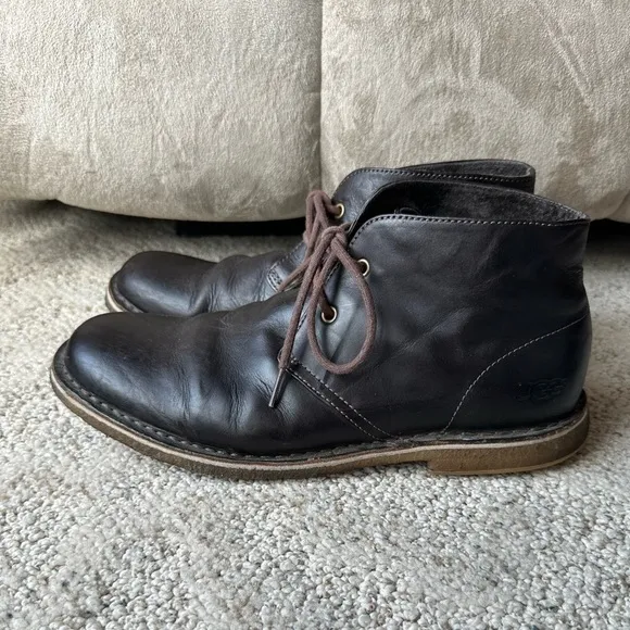 UGG Men's Classic Leather Chukka Ankle Boots Size 9 Dark Brown