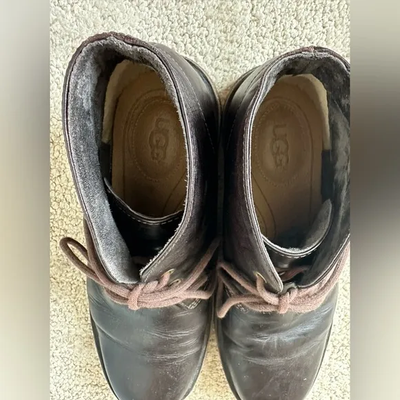 UGG Men's Classic Leather Chukka Ankle Boots Size 9 Dark Brown