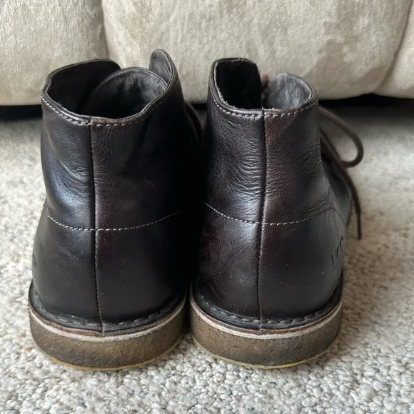 UGG Men's Classic Leather Chukka Ankle Boots Size 9 Dark Brown